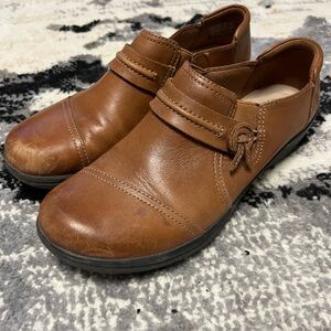 Clarks ASHLAND Side Tassel‎ Moccasins Womens Size 6  Brown Leather Loafers